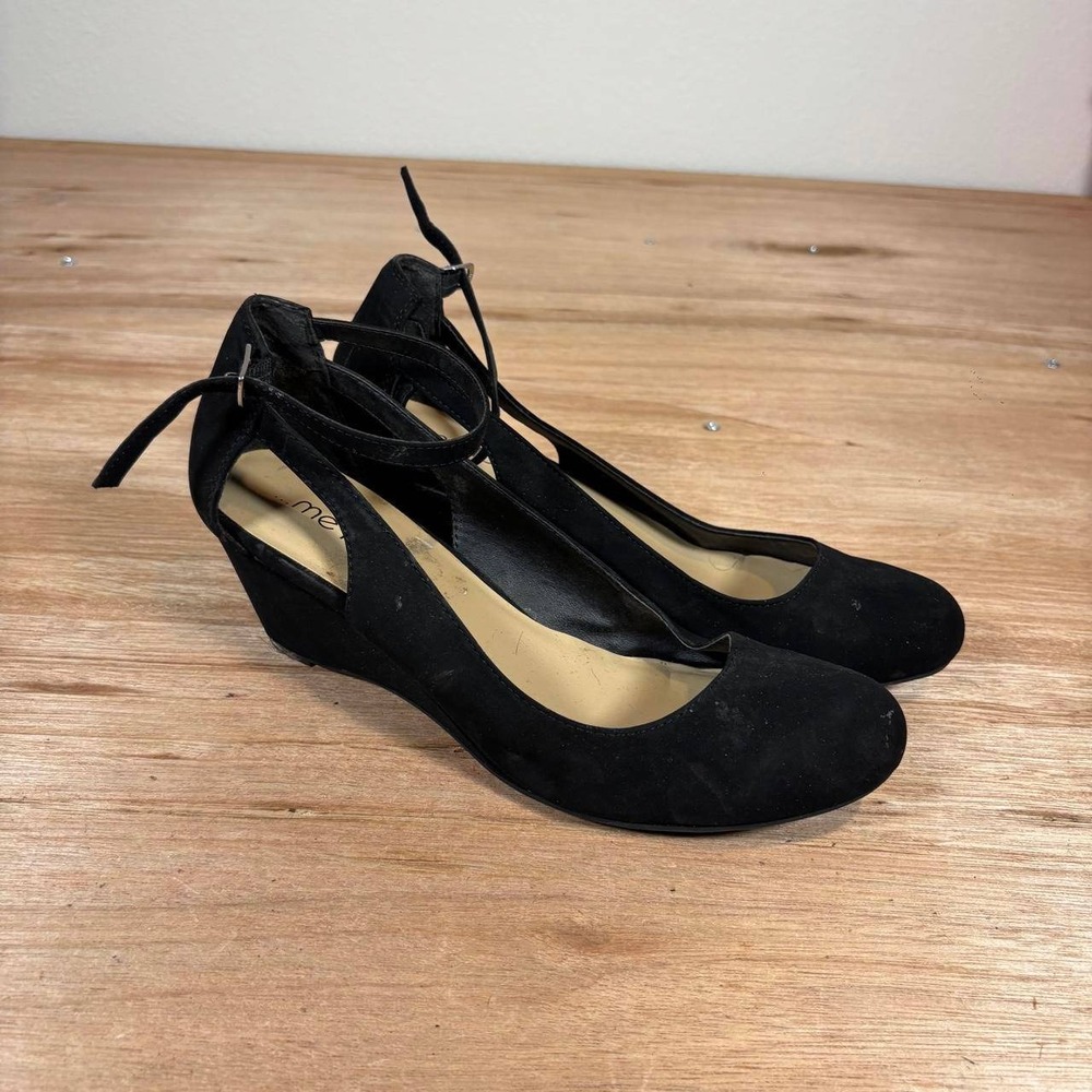 Me Too Morgan Womens Black Faux Suede Wedge Pumps Ankle Strap Size 11M 41